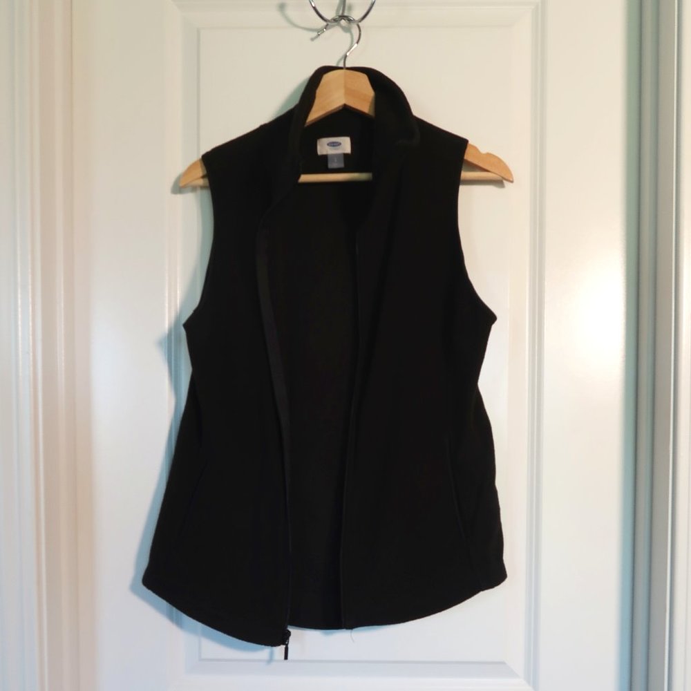 Black Fleece Vest